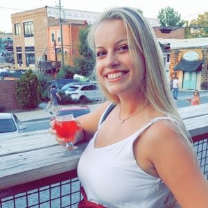 Meet your Posher, Abby